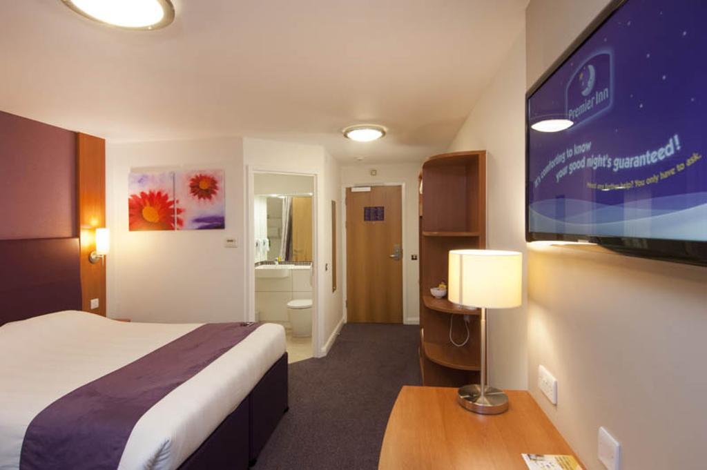 Premier Inn Newcastle Airport South Woolsington Exteriör bild