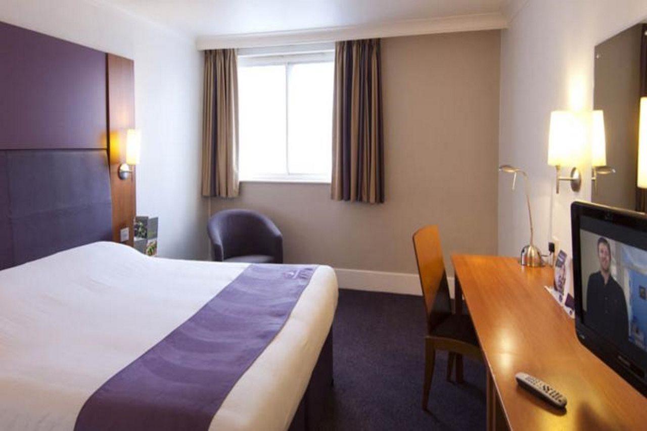 Premier Inn Newcastle Airport South Woolsington Exteriör bild
